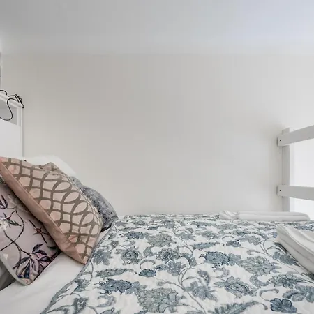 Apartman Bpr Stylish Mosaic With Terrace *