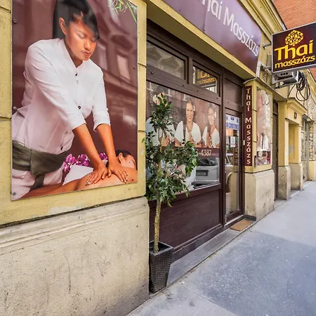 Bpr Stylish Mosaic With Terrace Apartman