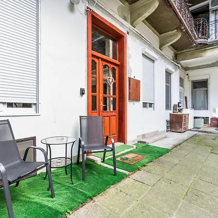 Apartman Bpr Stylish Mosaic With Terrace