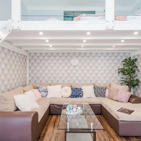 Appartement Bpr Stylish Mosaic With Terrace Boedapest