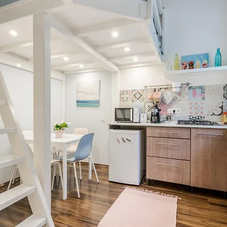 Bpr Stylish Mosaic With Terrace