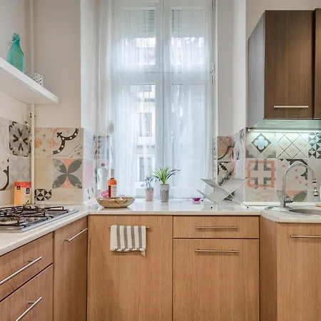 Apartman Bpr Stylish Mosaic With Terrace