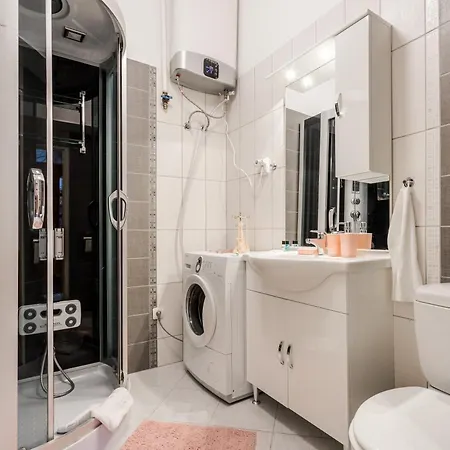 Bpr Stylish Mosaic With Terrace Apartment Budapest